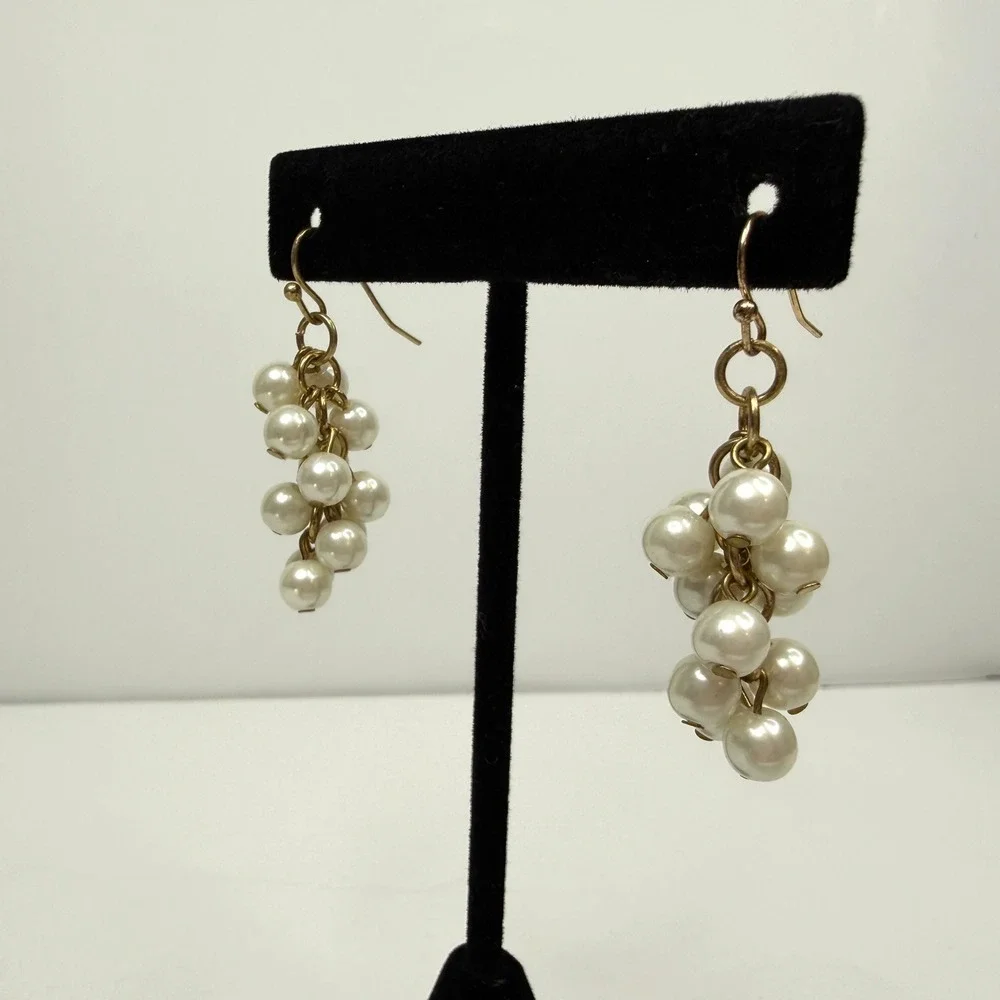 Faux Pearl Cluster Dangle Earrings Gold Tone Drop Statement Jewelry 1.5 in